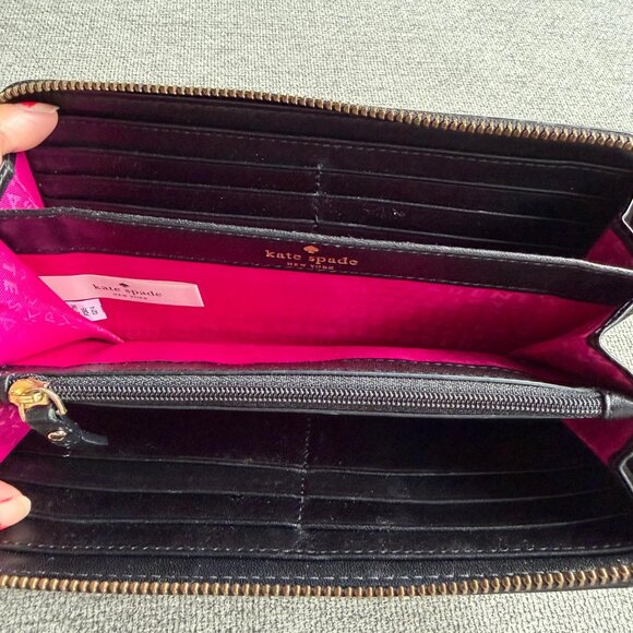 Kate Spade Zippered Wallet Black Cream Wellesley Patent Stripes - Picture 10 of 13